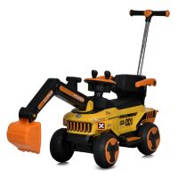 Дитяча каталка толокар з батьківською ручкою M 5783BLR-6 електромобіль трактор з ковшем, від педалі та пульта, жовтий