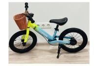 Дитячий біговел-велобіг Maraton Champion надувні колеса 16 дюймів з переднім кошиком блакитний