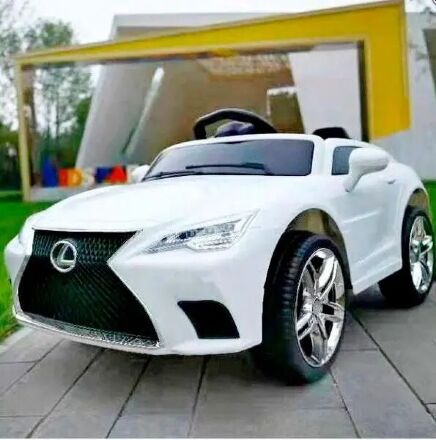 Дитячий електромобіль легкова машина Lexus M 4824 EBLR-1 mp3, USB-роз'єм Світлові та звукові ефекти