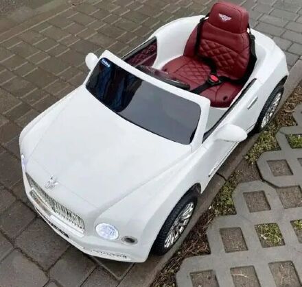 Дитячий електромобіль Bentley Mulsanne JE1006 AUX, USB, FM радіо